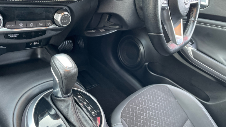 Nissan Juke 1.6 Hybrid N-Connecta 5dr Auto Hybrid Hatchback